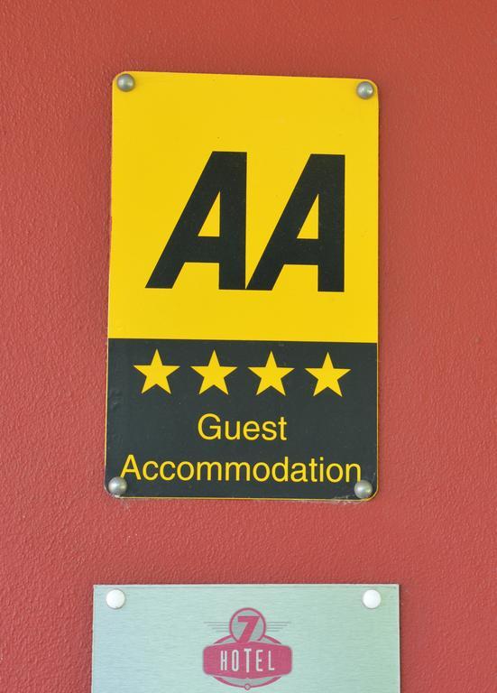 7Hotel Diner Halstead  Екстериор снимка