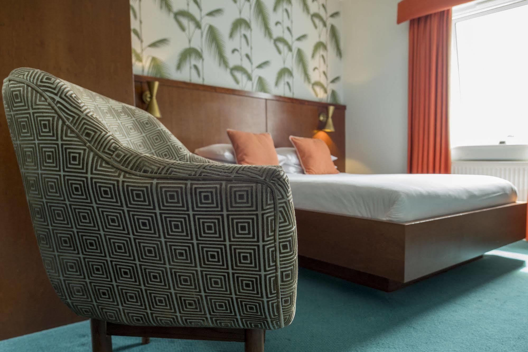 7Hotel Diner Halstead  Екстериор снимка