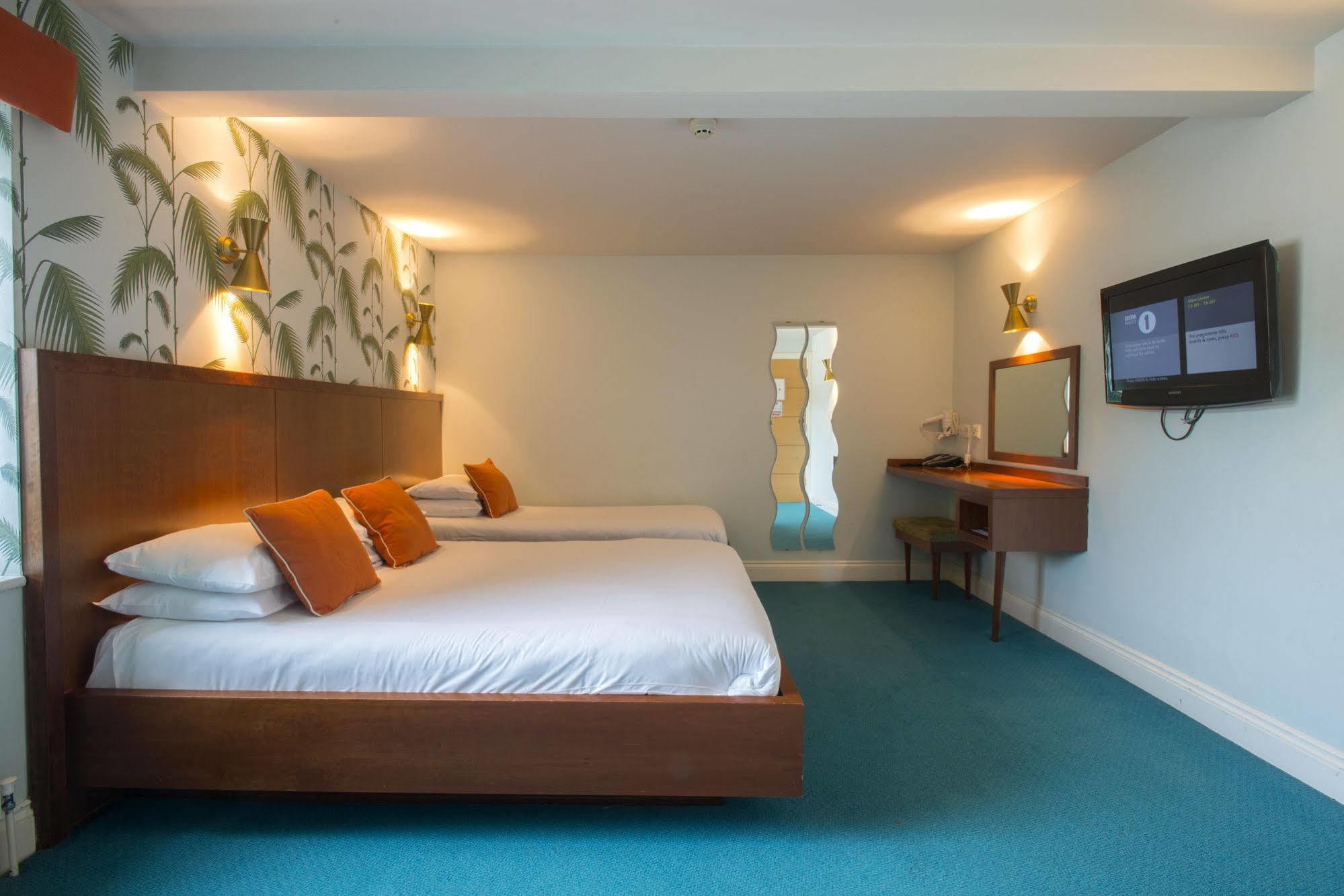 7Hotel Diner Halstead  Екстериор снимка