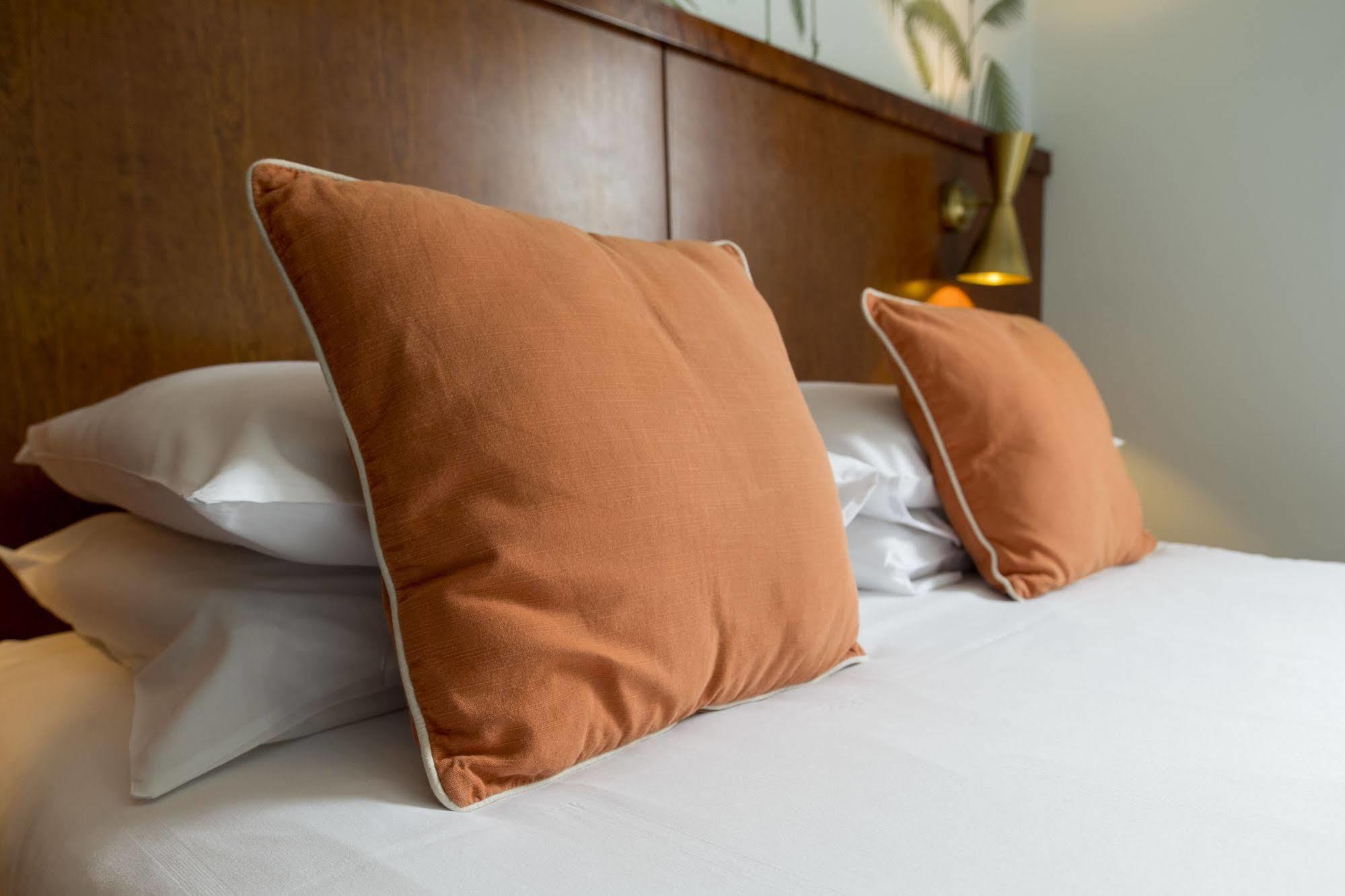 7Hotel Diner Halstead  Екстериор снимка