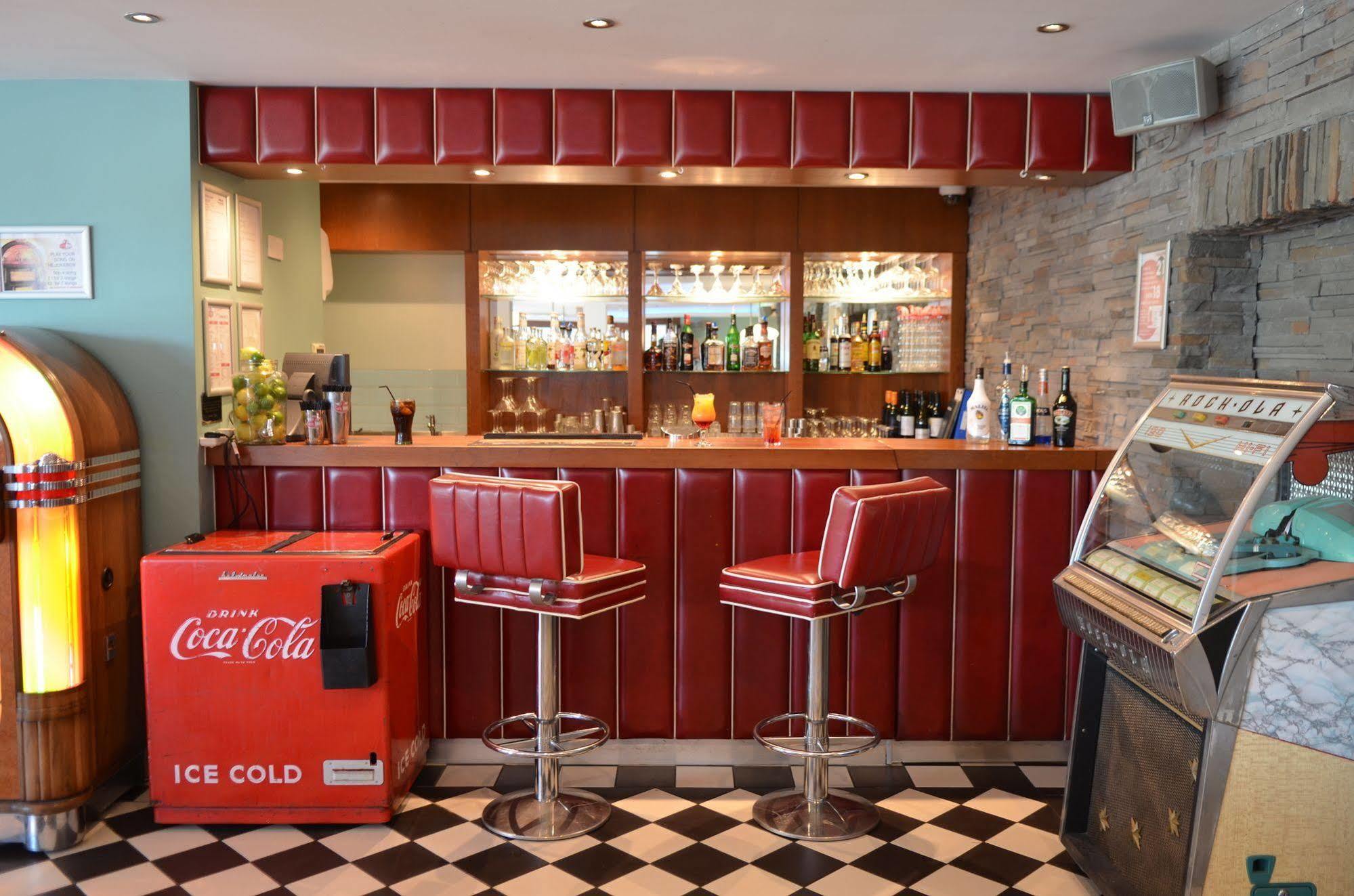 7Hotel Diner Halstead  Екстериор снимка