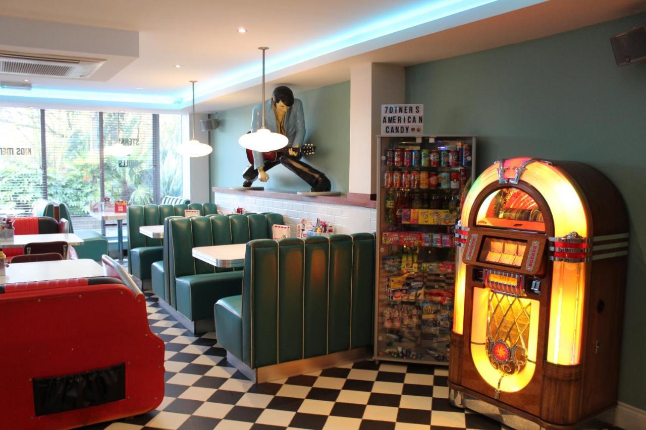 7Hotel Diner Halstead  Екстериор снимка