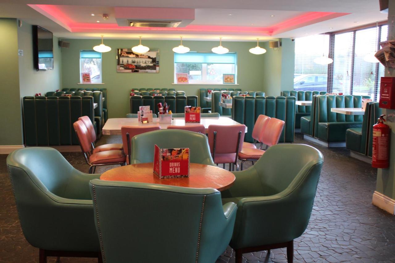7Hotel Diner Halstead  Екстериор снимка